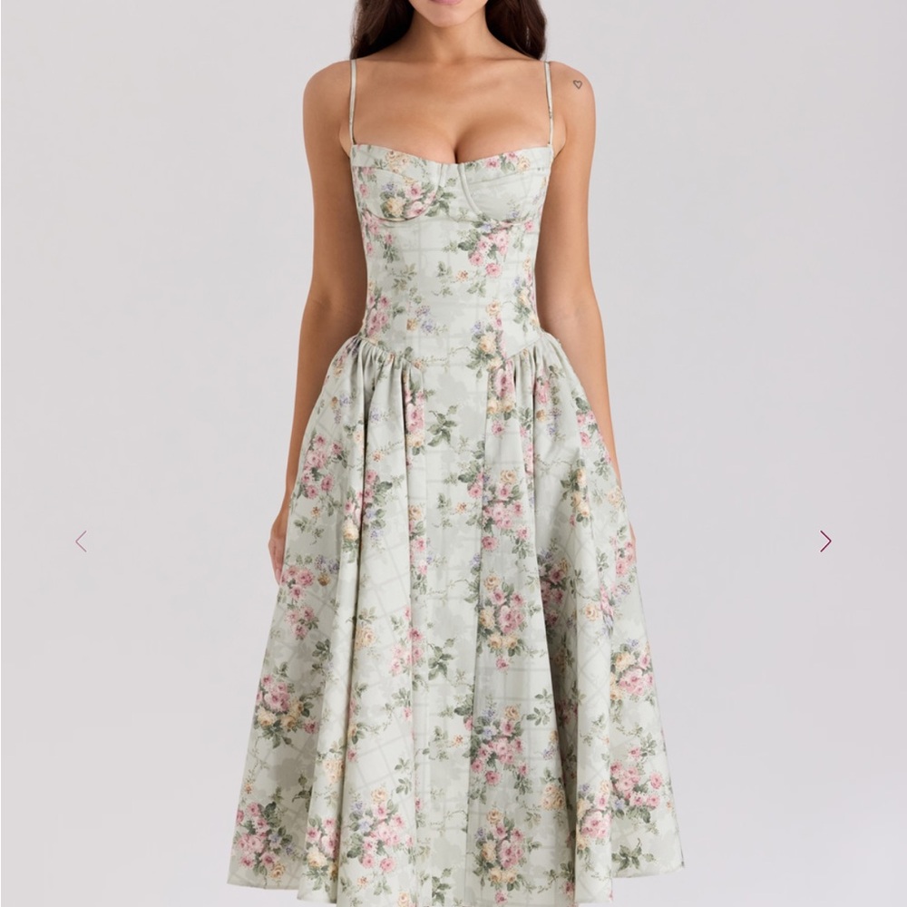NWOT House of CB Floral Midi Dress in Soft Green and Pink
Samaria dress